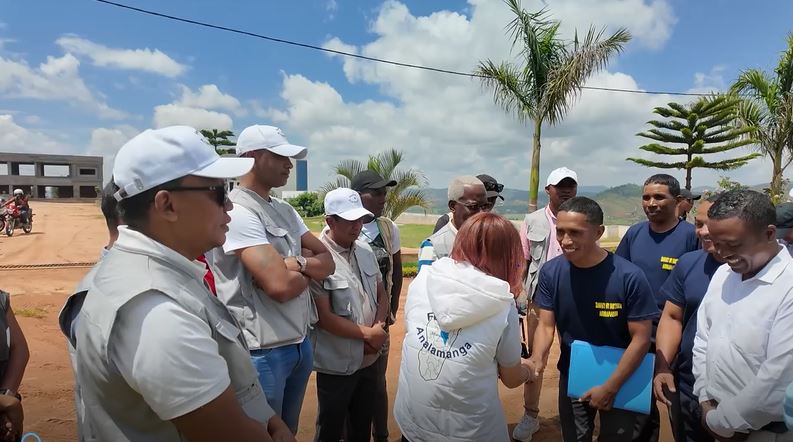 𝐅𝐚𝐧𝐚𝐦𝐛𝐨𝐚𝐫𝐚𝐧𝐚 𝐧𝐲 𝐥𝐚𝐥𝐚𝐧𝐚 𝐚𝐨 𝐚𝐦𝐢𝐧'𝐧𝐲 𝐃𝐢𝐬𝐭𝐫𝐢𝐤𝐚𝐧'𝐀𝐧𝐝𝐫𝐚𝐦𝐚𝐬𝐢𝐧𝐚